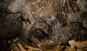 Lava-tube-caving-Iceland